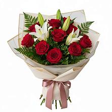 Букет цветов из:  Лилии и Розы в Приводино