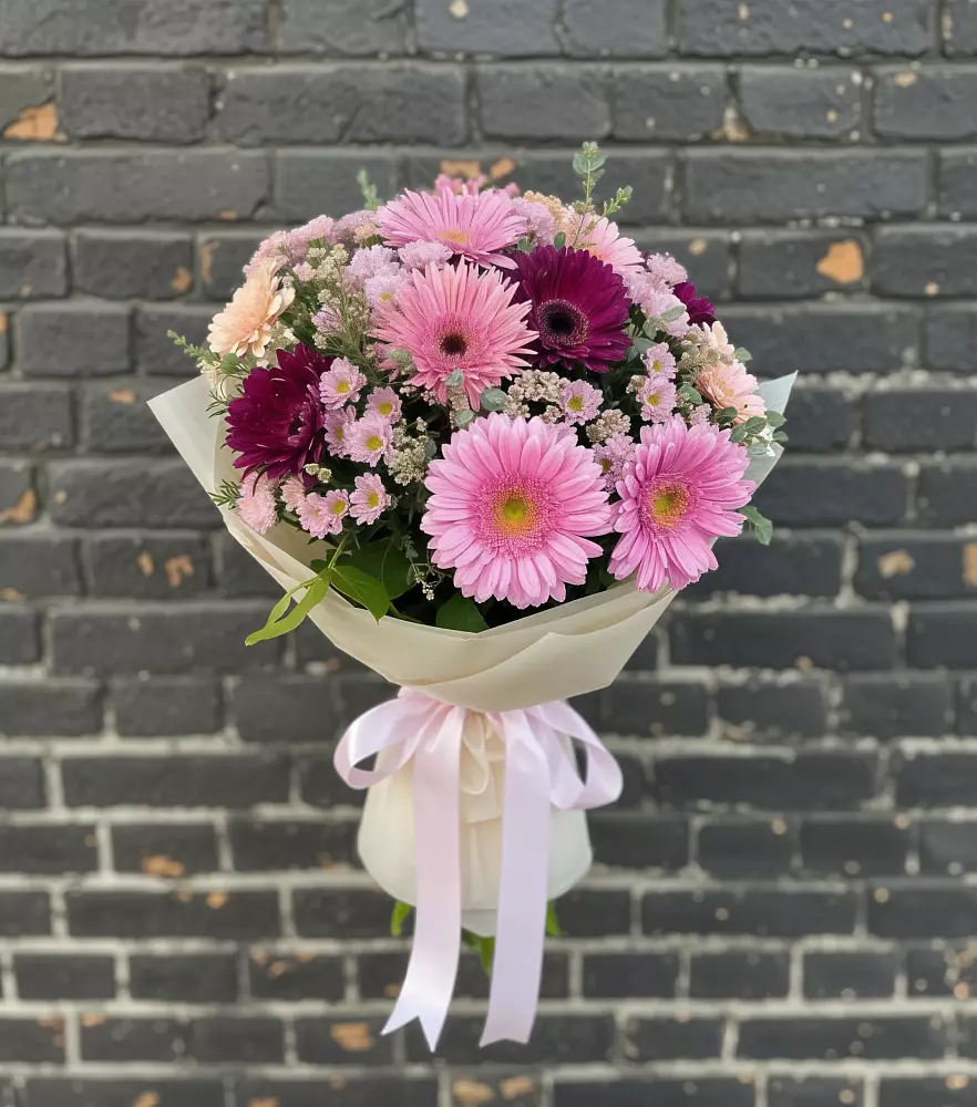 Букет цветов из: Герберы и Хризантемы в Приводино