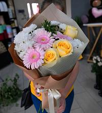Букет цветов из:  Герберы, Розы и Хризантемы в Приводино
