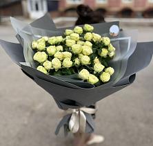 Букет Белые кустовые розы Солинеро в Приводино