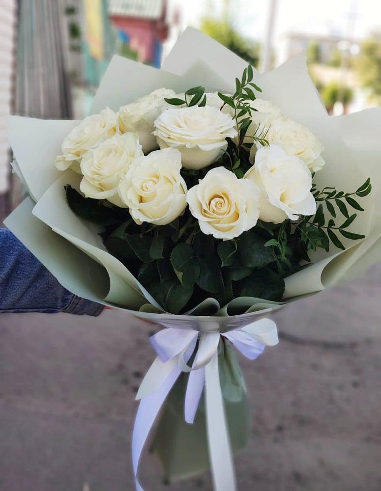 Букет Белые розы Проуд в Приводино