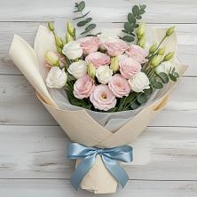 Букет цветов из:  Лизиантусы в Приводино