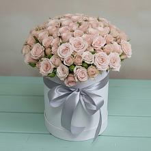 Цветочная композиция из Розы в шляпной коробке в Приводино