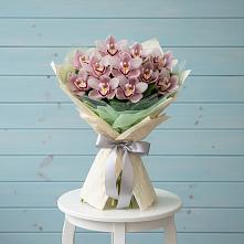 Букет цветов из:  Орхидеи и Розы #REPLACE_PRED# Приводино