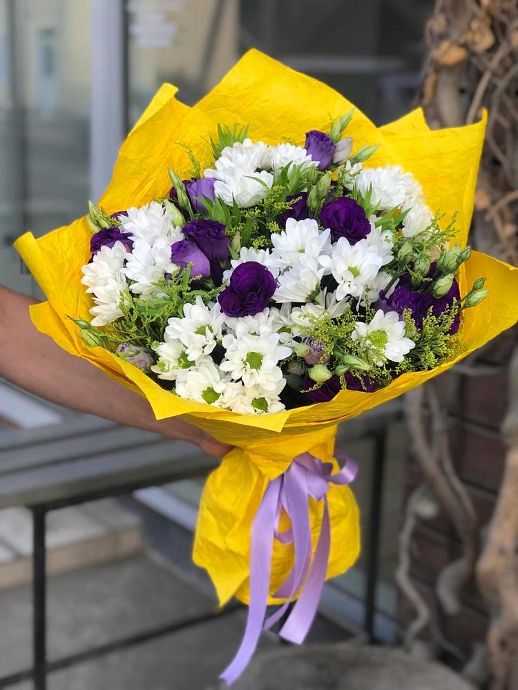 Букет цветов из: Ирисы, Хризантемы и Ромашки в Приводино