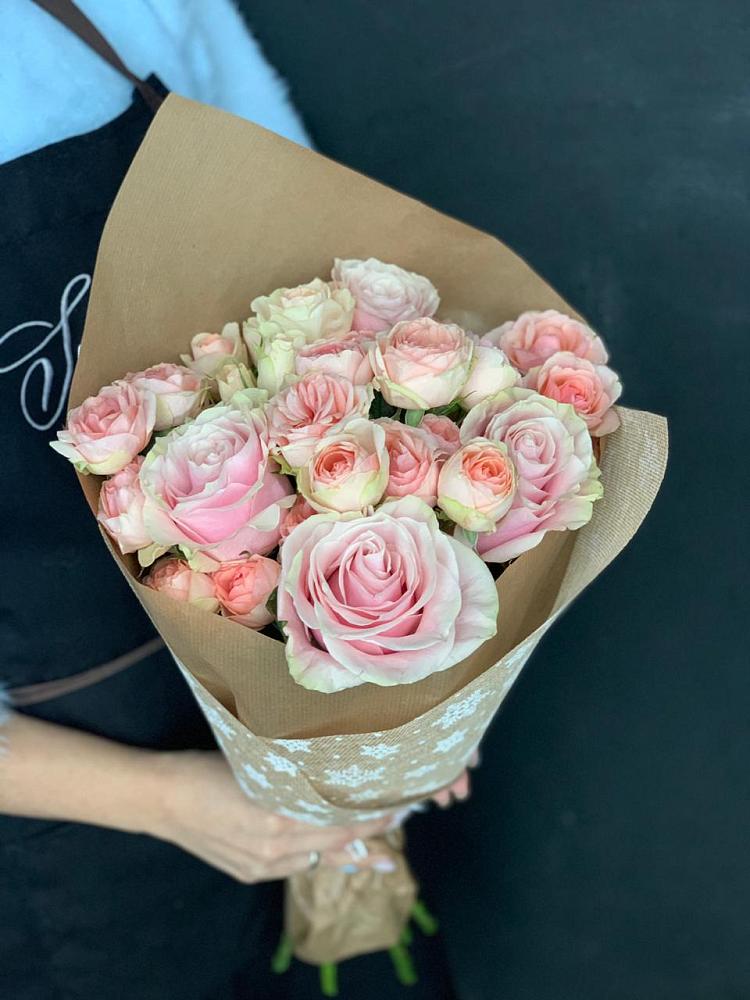 Букет цветов из: Хризантемы и Розы в Приводино