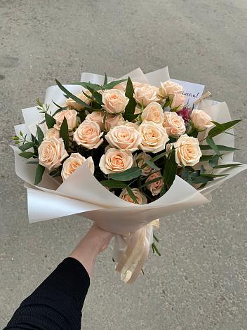 Букет Кремовые розы Латте в Приводино