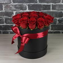 Цветочная композиция из Розы в шляпной коробке в Приводино