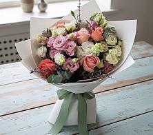 Букет цветов из:  Розы, Лизиантусы и Гвоздики в Приводино