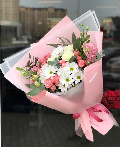 Букет цветов из: Розы, Лизиантусы и Хризантемы в Приводино