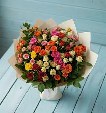 Букет Микс из разноцветных кустовых роз в Приводино