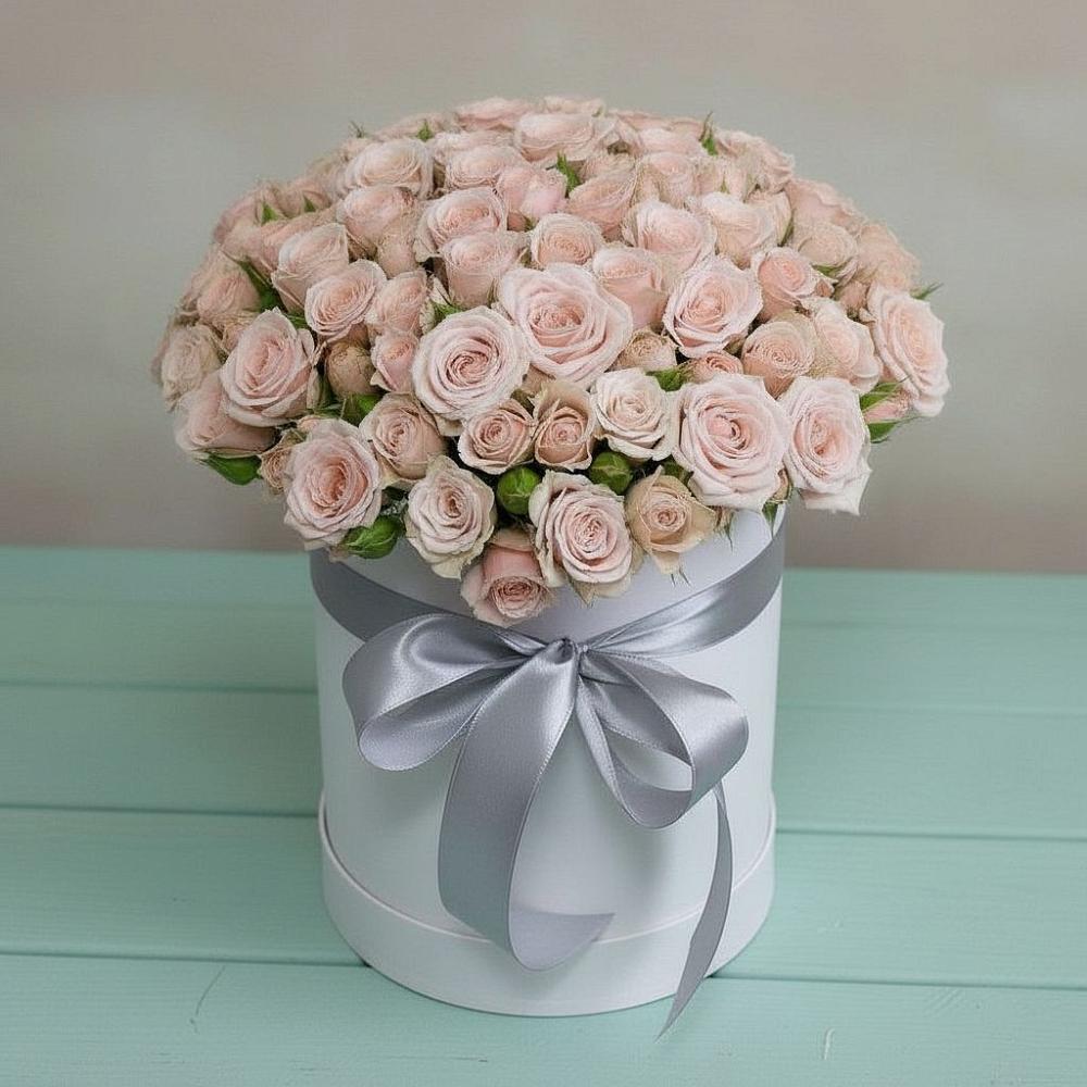 Цветочная композиция из Розы в шляпной коробке в Приводино